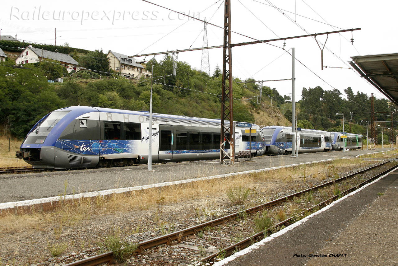 UM triple d'X 73500 SNCF à Saint Flour (F-15)