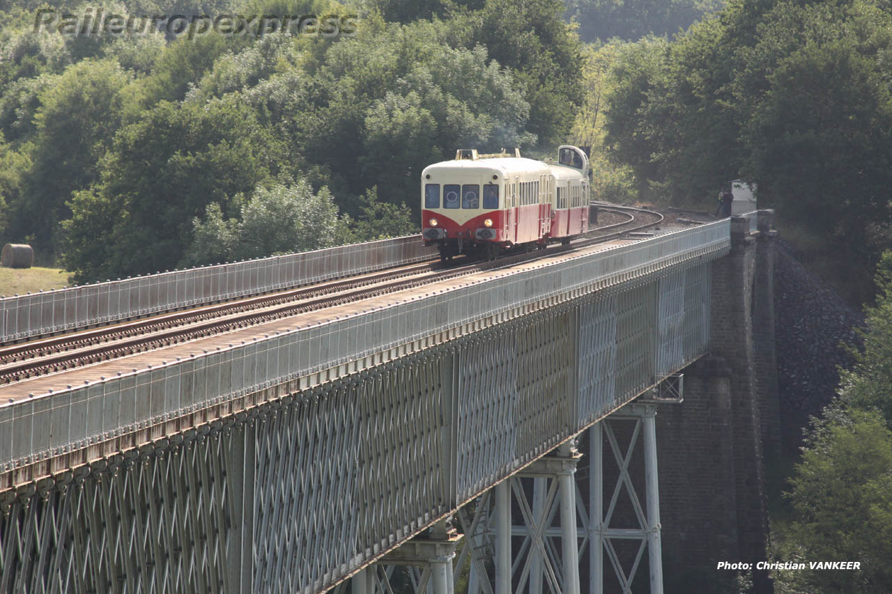 X 2400 et X 3800 sur le viaduc de Busseau sur Creuse (F 23)