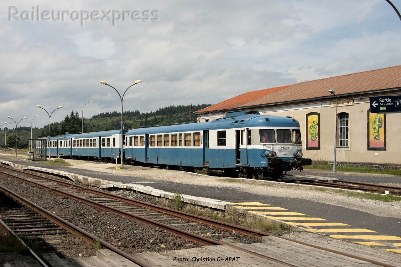 X 2819 SNCF à Langogne (F-48)