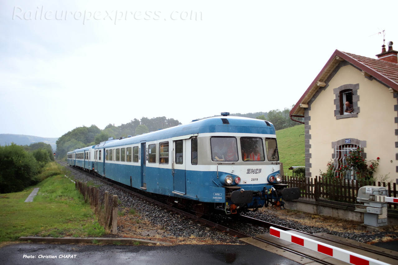 X 2819 SNCF à Neussargues (F-15)