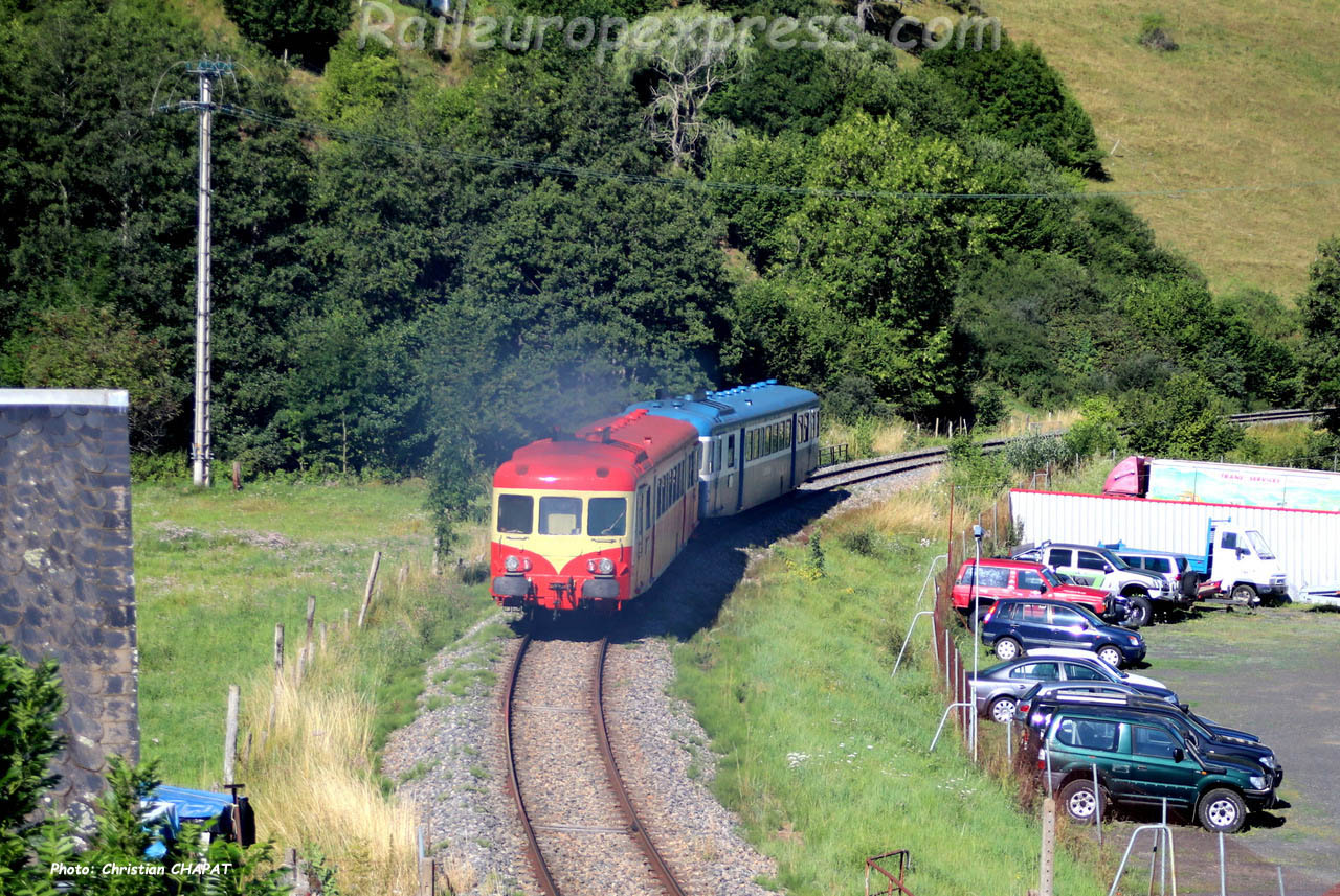 X 2907 et X 2844 SNCF à Murat (F-15)