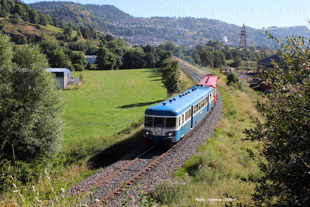 X 2907 SNCF à Murat (F-15)