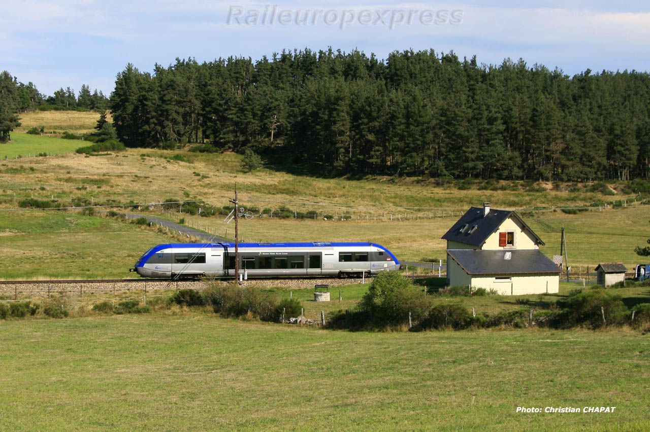 X 73500 SNCF à Aumont-Aubrac (F 48)