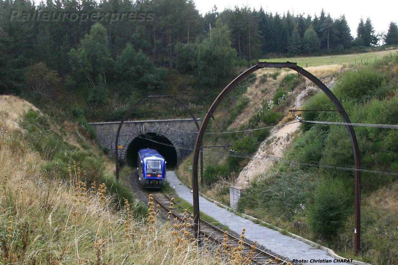 X 73500 à Saint Sauveur de Peyre (F 48)