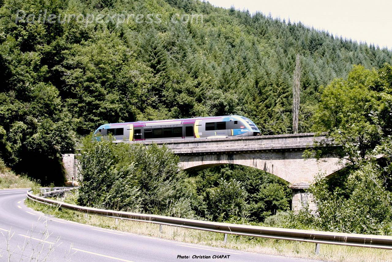 X 73500 SNCF au Monastier (F-48)