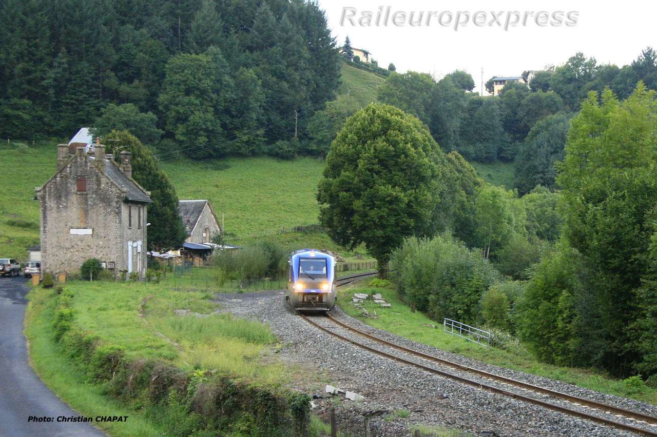 X 73581 à Thiézac (F 15)