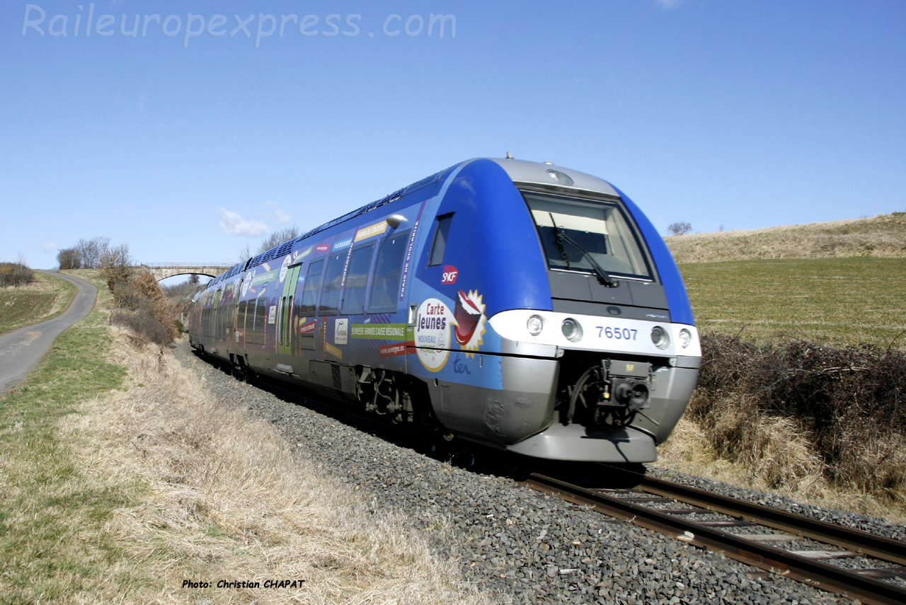 X 76507 SNCF à Saint Georges d'Aurac (F-43)