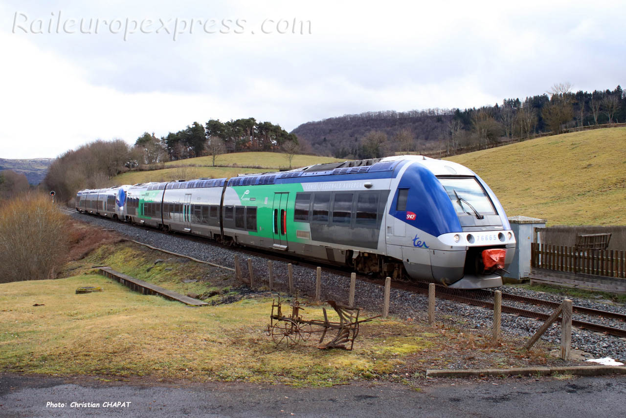 X 76665 SNCF à Neussargues (F-15)
