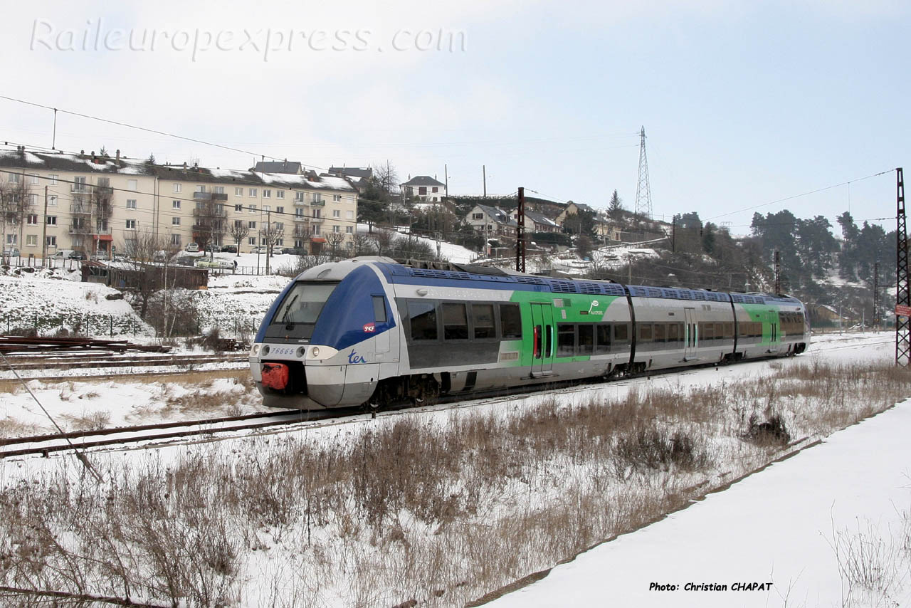 X 76665 SNCF à Saint Flour (F-15)