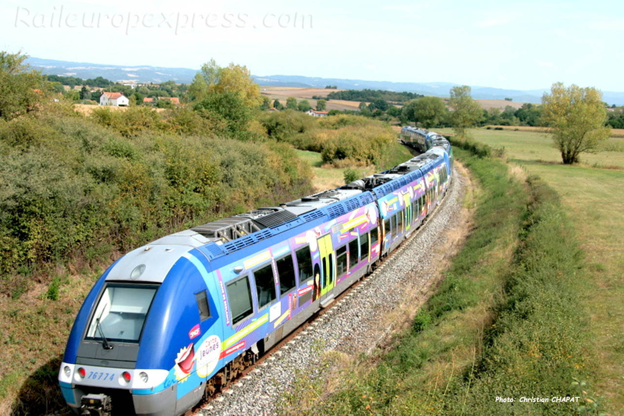 X 76774 SNCF à Arvant (F-43)