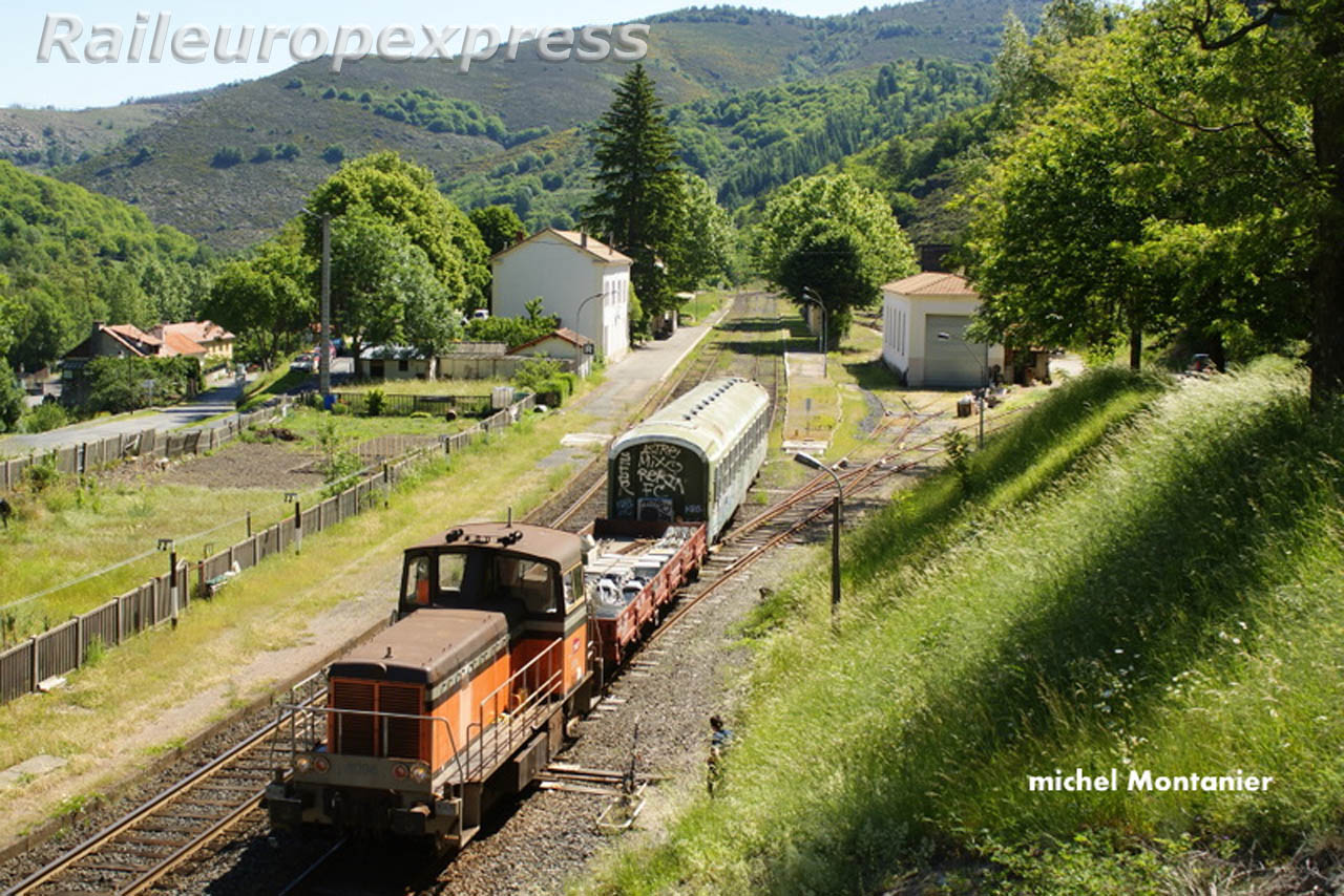 Y8096 et départ du wagon logement à Villefort