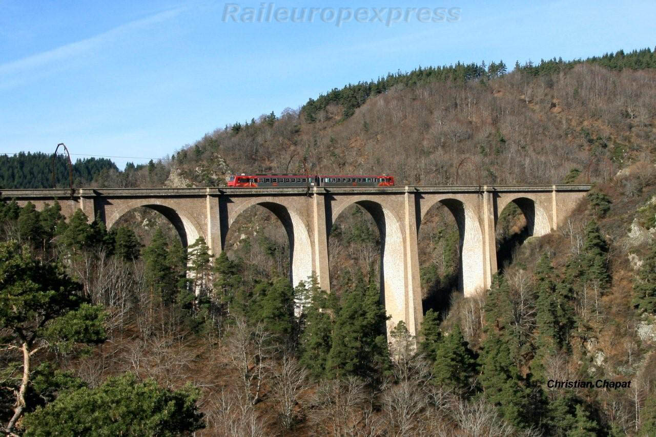 Z 7514 sur le viaduc du Val d'Enfer